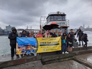 jamaah travel umroh plus turki di selat bosporus