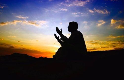 Bacaan Doa Terbaik untuk Orang Tua dan Tata Cara Berdoa