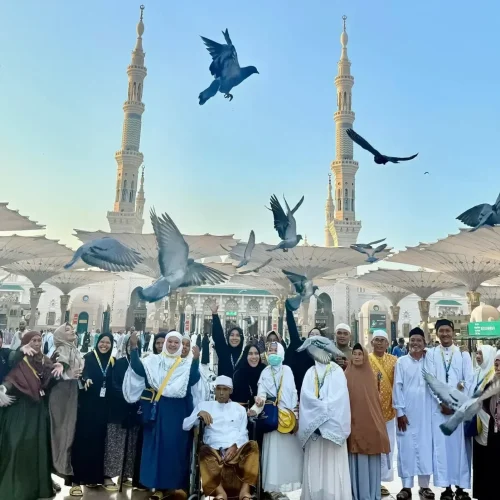 Perbedaan Umroh Private dan Madiri. Lengkap dengan rincian harganya